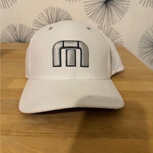 Travis mathew fitted hat